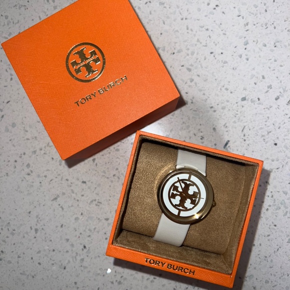 Tory Burch Reva watch - Picture 5 of 7